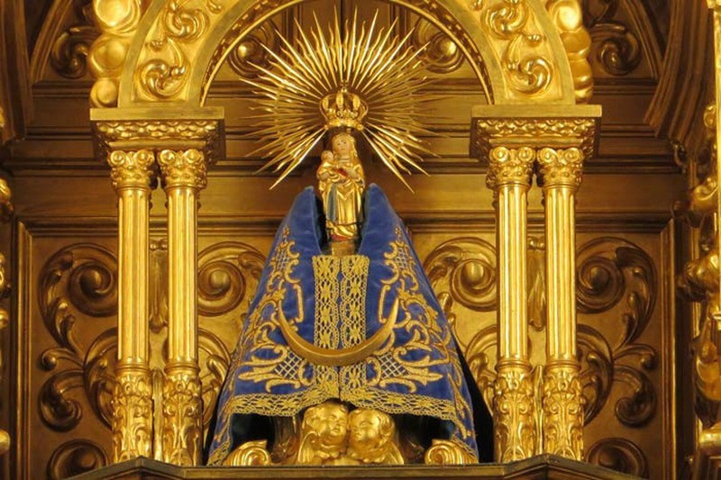 El día que se cierra sin ruido · Ampuero
