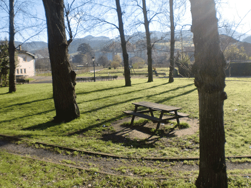 Paseo peatonal / parque de la Presa, Ampuero