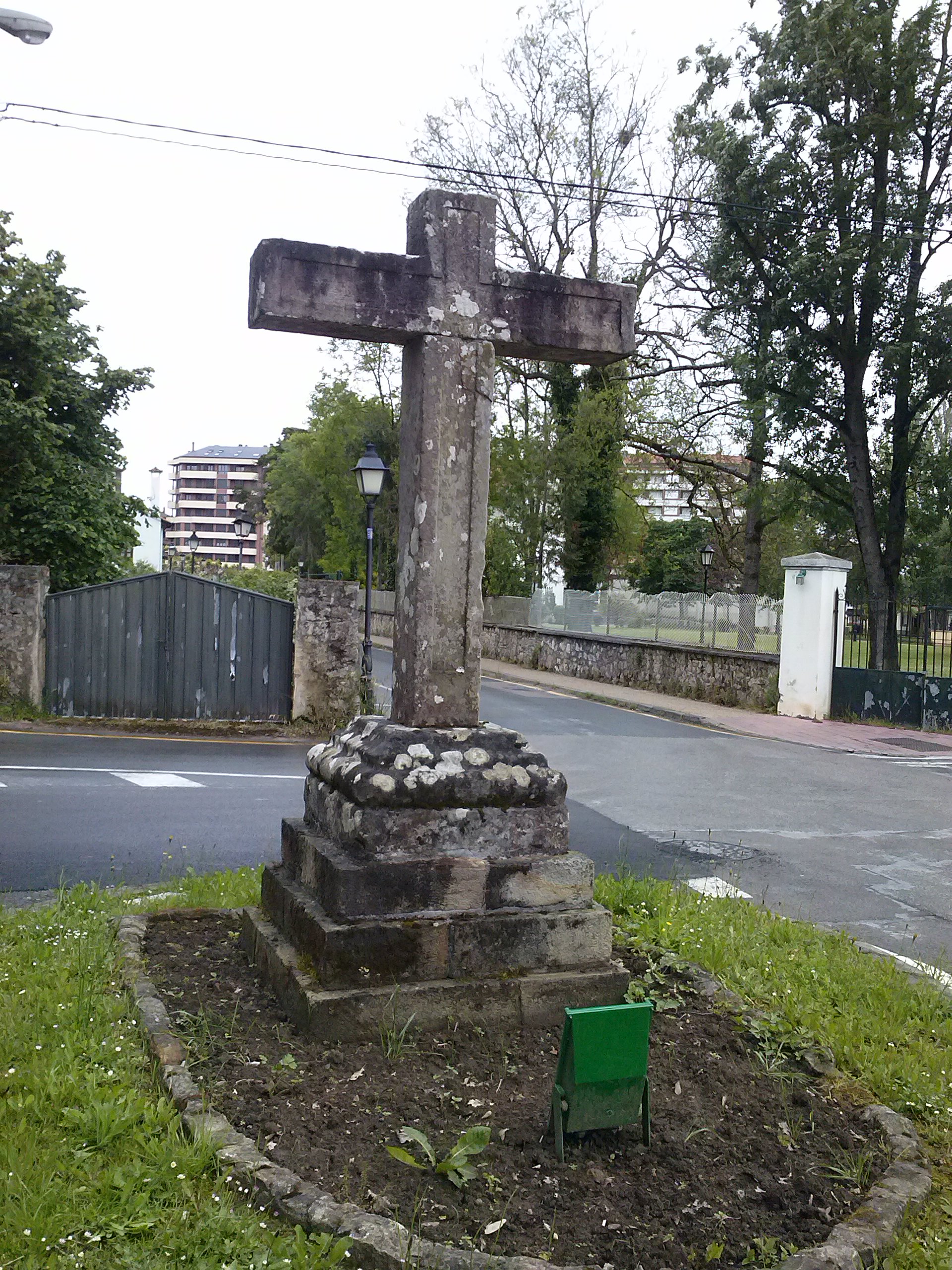 Cruz de Mori, Colindres