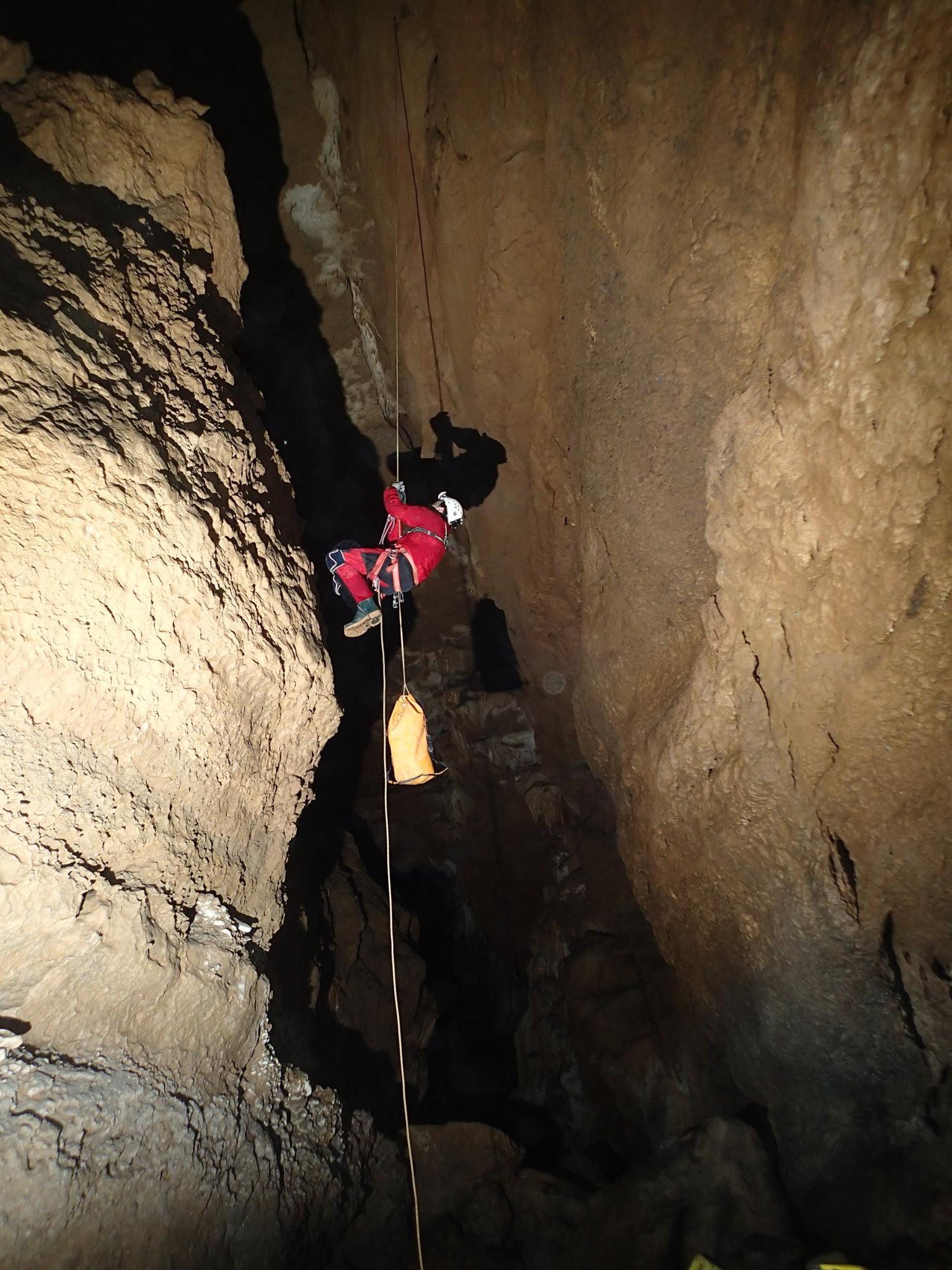 Cueva Hoyo Molino, Limpias