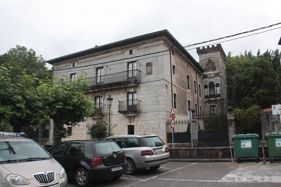Palacio Conde del Rivero, Limpias
