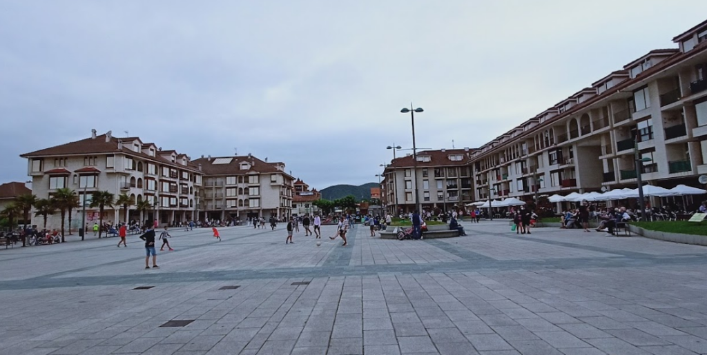 Plaza de la villa, Noja