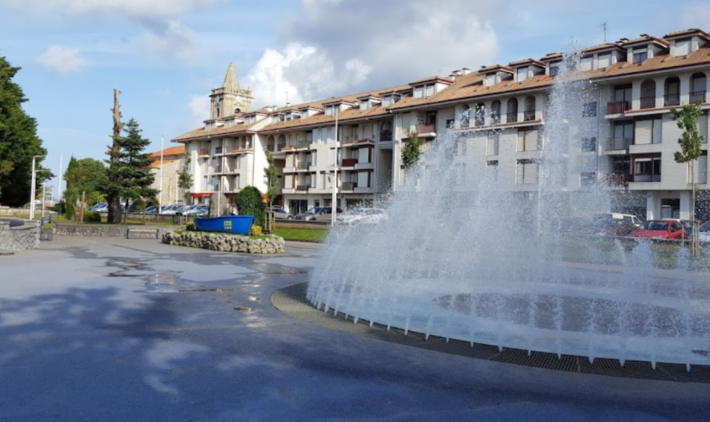 Plaza de la villa, Noja