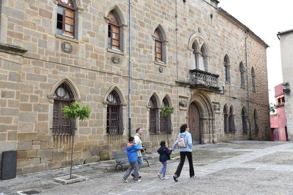 Palacio de los Monroy "Casa de las dos Torres", Plasencia