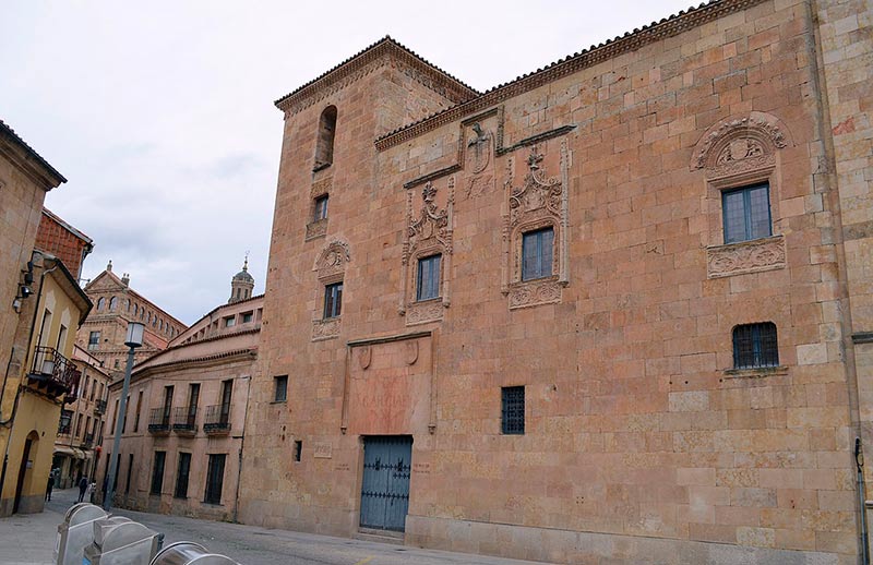 Casa de los Abarca o Casa de los Doctores de la Reina, Salamanca