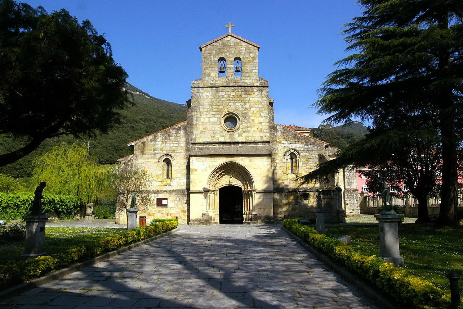 Iglesia de Santa María del Puerto, Santona