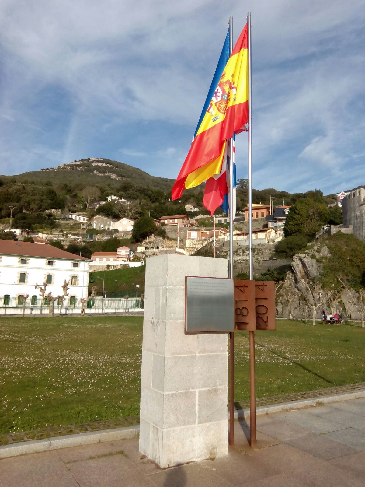 Monumento al Bicentenario, Santona